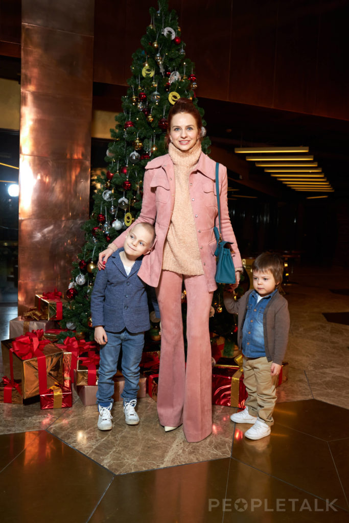 Юлия Прудько с детьми