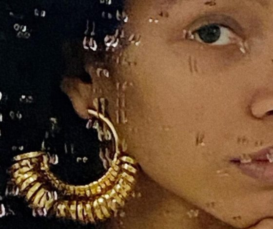 От солнцезащитных очков до подвесок: Jacquemus показали новый кампейн SS 21