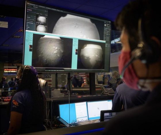 Космический робот NASA совершил посадку на Марсе