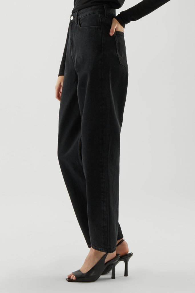 Cos, 7890 P. (cosstores.com)