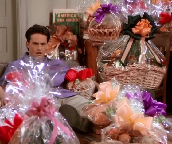 Что подарить парню на 23 февраля: топ модных вариантов