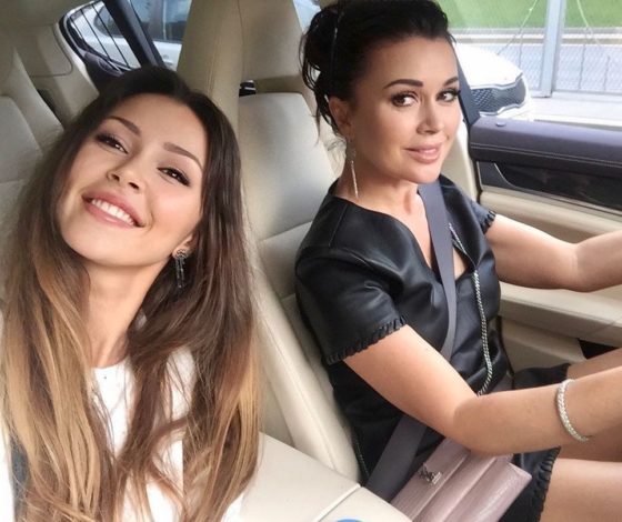 «Это моя боль»: дочь Анастасии Заворотнюк высказалась о болезни матери и показала фото