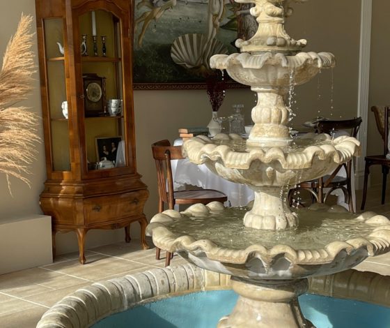 Новое место силы: первая и единственная фотостудия в России с настоящим фонтаном