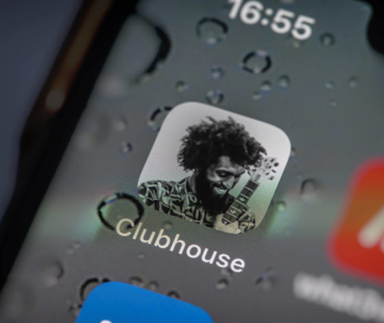 Все говорят о Clubhouse: что это и как получить приглашение?