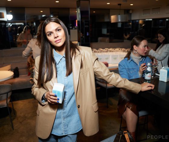 Идеальный загар: Вики Одинцова показала фигуру в нижнем белье