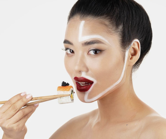 Отравление роллами и черви в еде: что для гостей готовят «Тануки»?