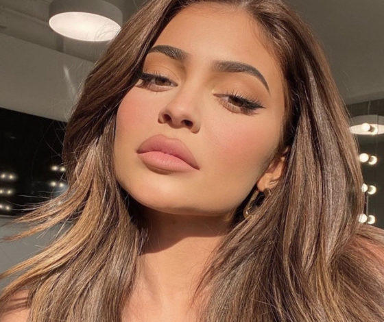 «Нет некрасивых, есть неухоженные»: из чего складывается «ухоженность» и какие процедуры помогут выглядеть лучше без сильных вмешательств