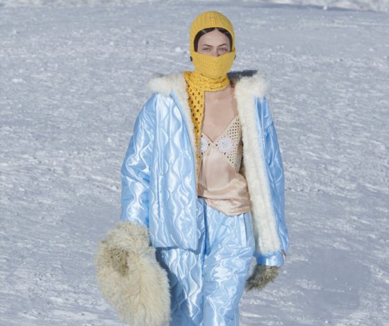 Балаклавы и стеганные боди на показе Miu Miu в Альпах