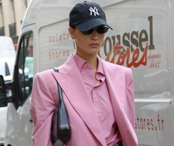 10 стильных кепок на весну