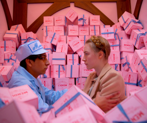 К 8 марта: топ небанальных подарков девушкам