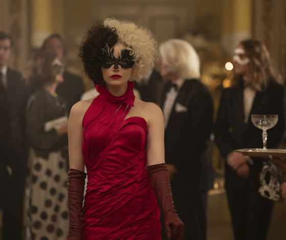 Вышел новый трейлер «Круэллы» с Эммой Стоун