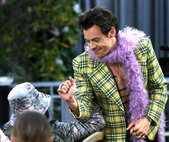 От Дуа Липы до Гарри Стайлса: самые запоминающиеся образы на «Грэмми – 2021»