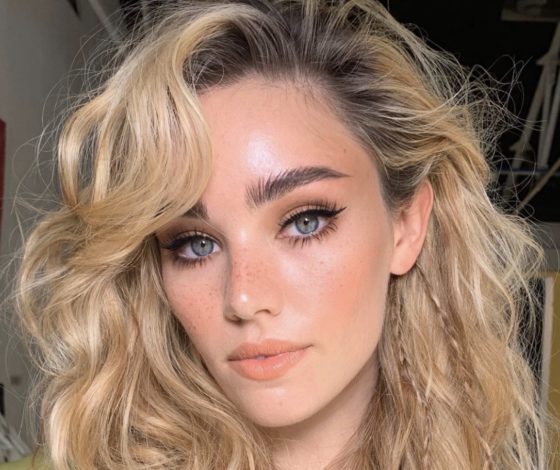 Топ модных окрашиваний 2021: золотой блонд, идеальный черный и неоновые пряди