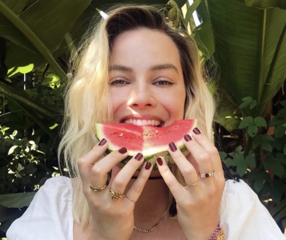 Бордовый маникюр как у Марго Робби: топ стильных вариантов