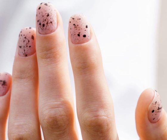 Маникюр в стиле перепелиного яйца в тренде: топ идей