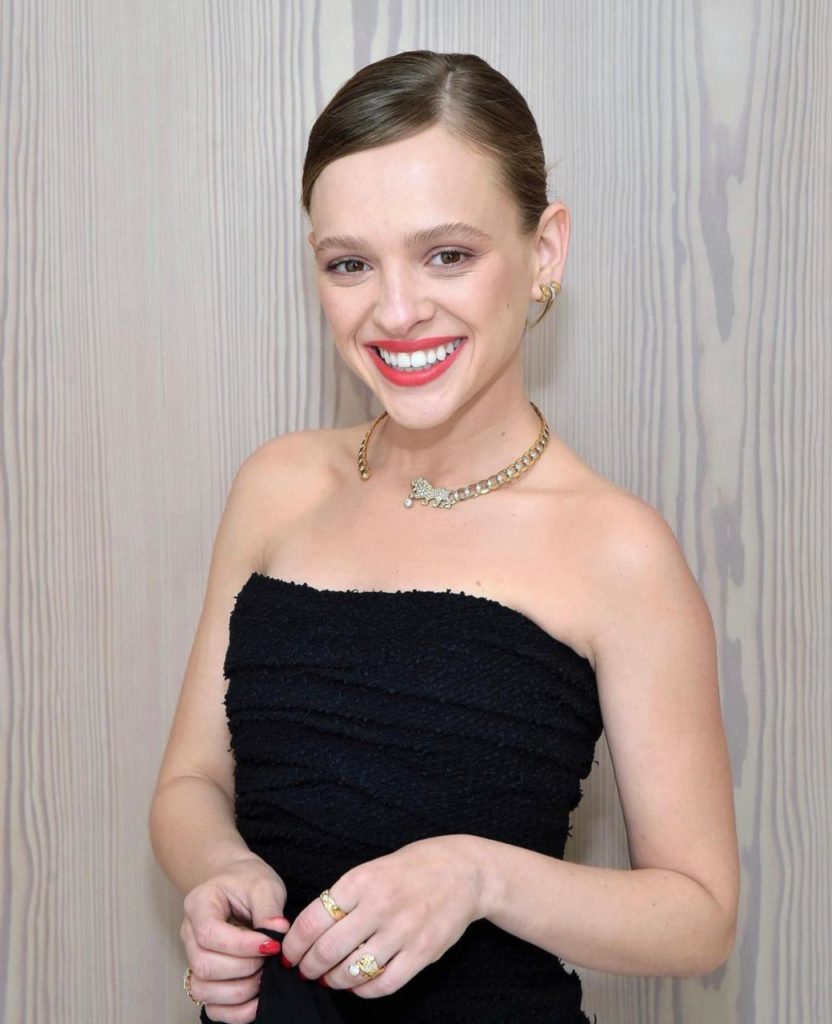 Шира Хаас (Фото: @justjared)