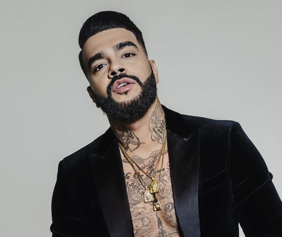 «У каждого выпуска сразу три премьеры»: представители ТНТ прокомментировали скандал с рейтингом «Холостяка»