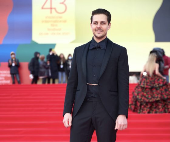 Дмитрий Дюжев, Милош Бикович и другие на закрытии Московского международного кинофестиваля