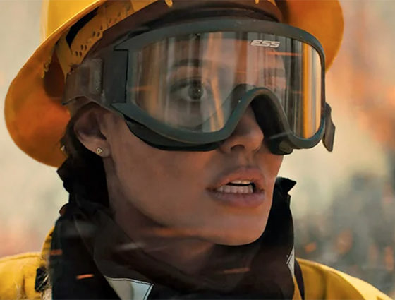 Первые кадры: Анджелина Джоли в триллере «Те, кто желает мне смерти»