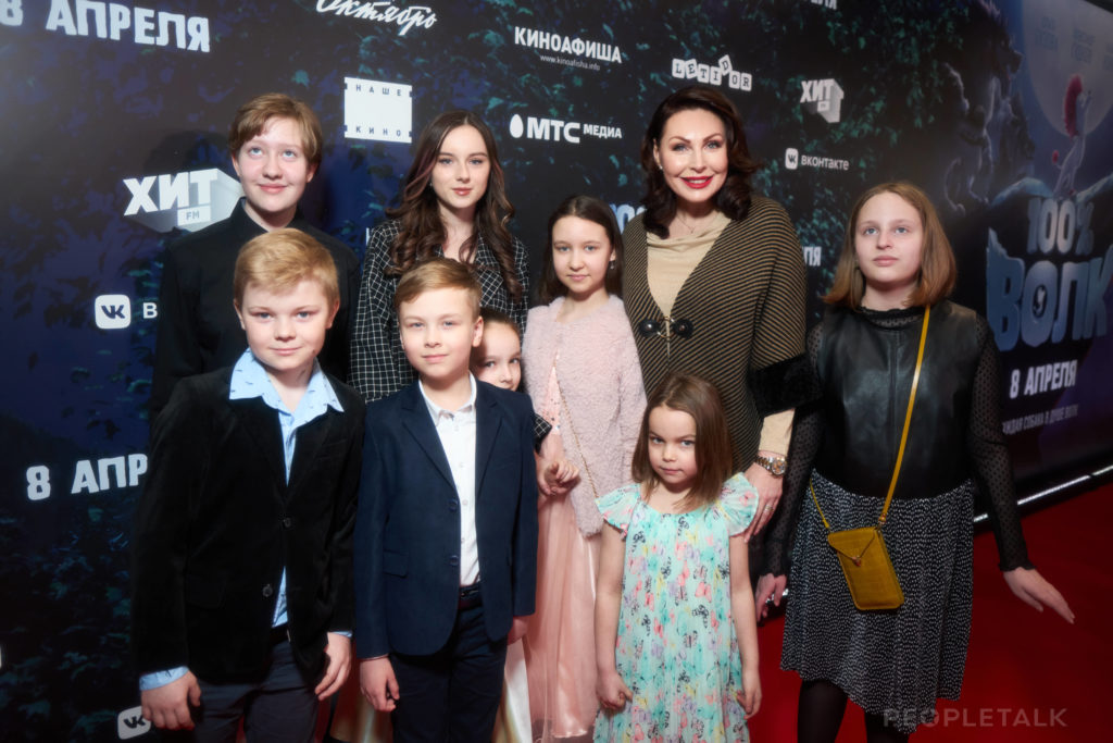 Наталья Бочкарева с детьми