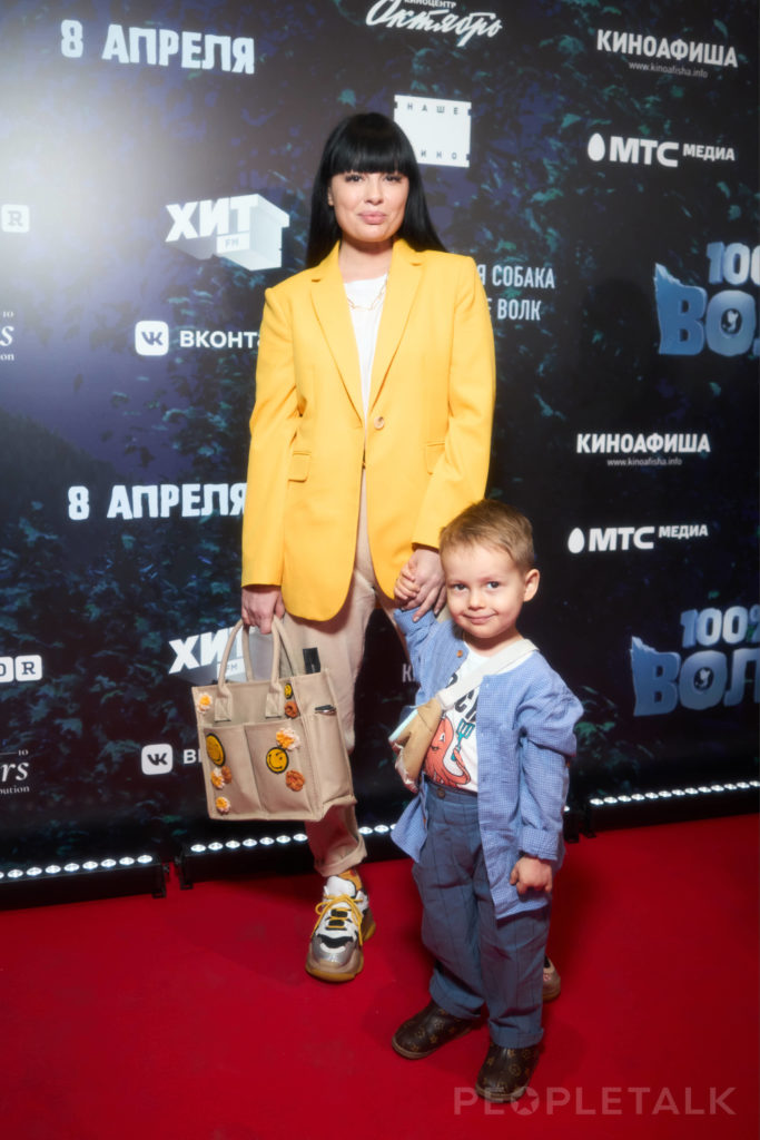 Нелли Ермолаева с сыном