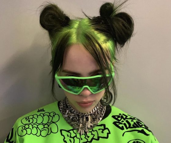 Больше не скрывают чувств: Билли Айлиш и Джесси Разерфорд целуются у всех на глазах