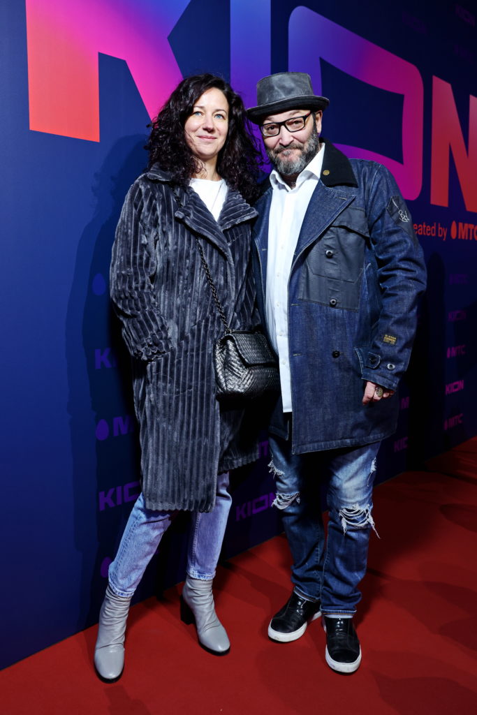 Михаил Козырев с подругой