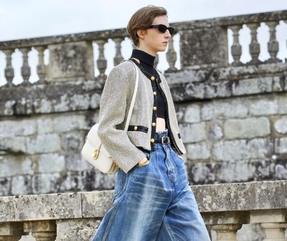 Блестящие юбки и широкие джинсы на показе Celine