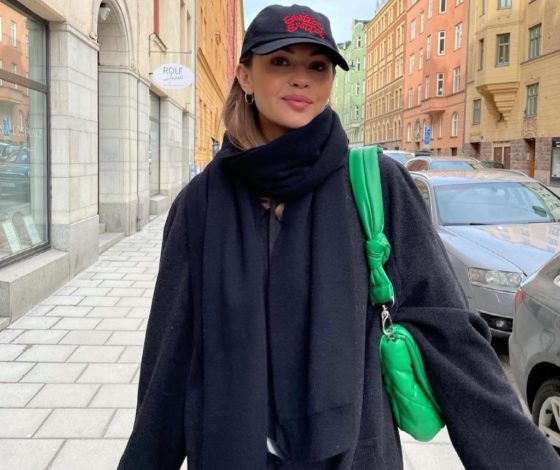 Как небанально носить черный цвет этой весной и выглядеть стильно