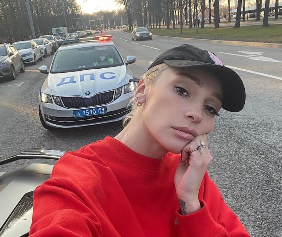 Дептранс публично обратился к Насте Ивлеевой за нарушение правил. Она ответила