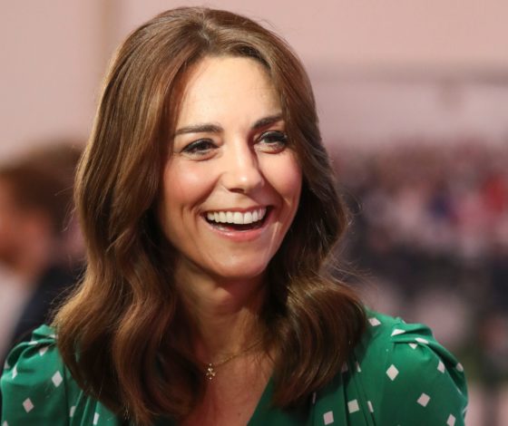 Королевский стиль: 12 образов Кейт Миддлтон, вдохновленных принцессой Дианой