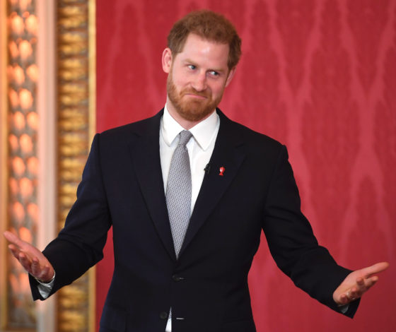 «Задается вопросом, ради чего все бросил»: принц Гарри может вернуться в королевскую семью и вот почему