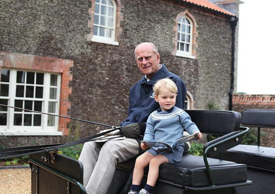 «Любимый дедушка»: Кейт и Уильям рассказали, как их дети переживают смерть принца Филиппа