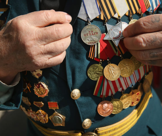 В преддверии Дня Победы: что делают волонтеры за рубежом