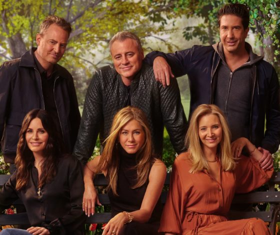 «Драный кот» в исполнении Леди Гаги, интересные факты о съемках и комментарии звезд: что мы увидели в спецэпизоде «Друзей»?