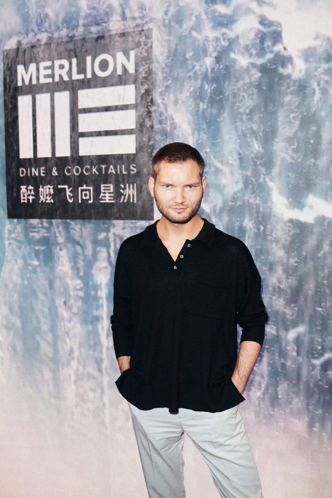 Олег Тихомиров