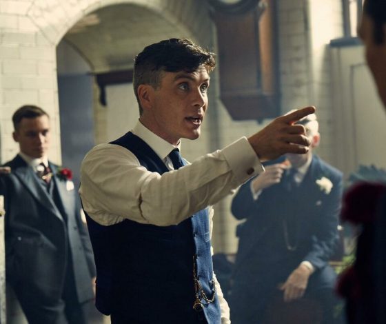 Смотрим новое фото Киллиана Мерфи и Барри Кеогана со съемок продолжения «Острых козырьков»