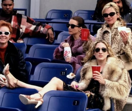 Художник по костюмам Патриция Филд не примет участие в продолжении «Секса в большом городе»: вспоминаем культовые образы сериала