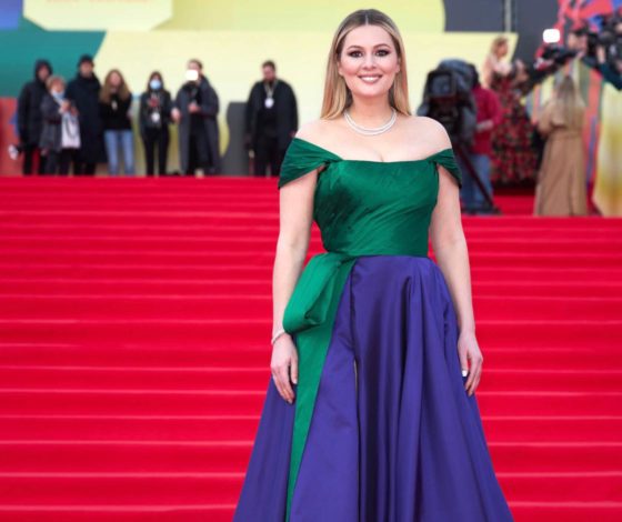 «Это же ваш выход, подготовьтесь!»: дизайнер Александр Арутюнов комментирует образы на закрытии ММКФ