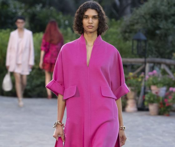 Сумки-боксы и розовые платья макси в новой коллекции Max Mara