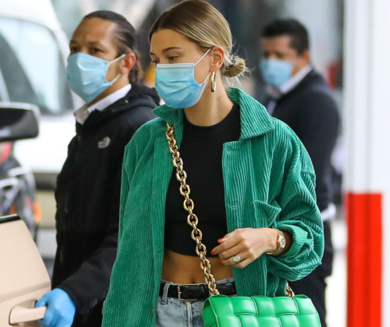 Акцент на цвет: 10 ярких рубашек на лето