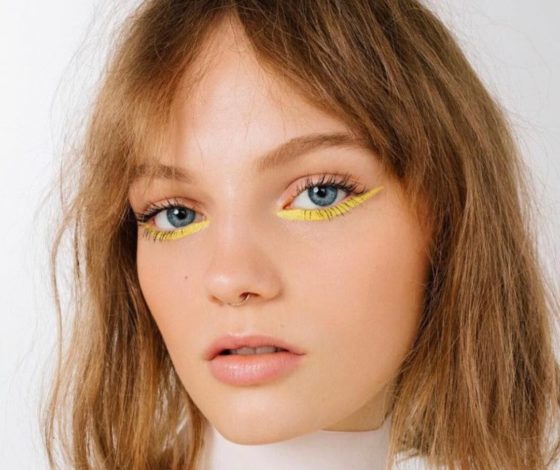 Перевернутые тренды: маникюр антифренч и стрелки по нижнему веку