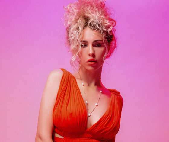 Эксклюзив: певица Eva Anri о музыке, творчестве и сообщениях в Direct