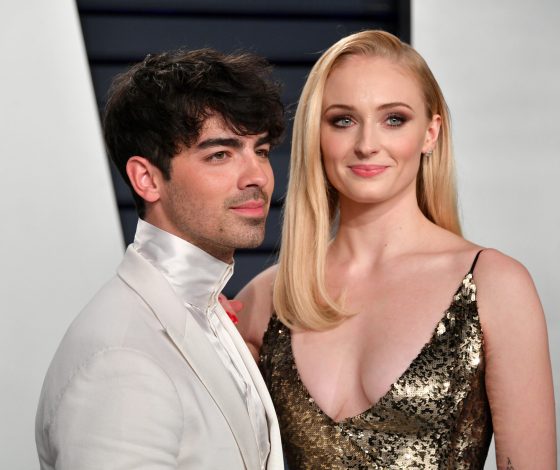 Цифра дня: Джо Джонас и Софи Тернер продают дом почти за 1,2 миллиарда рублей спустя год после покупки