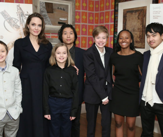 «Она использует детей»: Брэд Питт обвинил Анджелину Джоли в пиаре