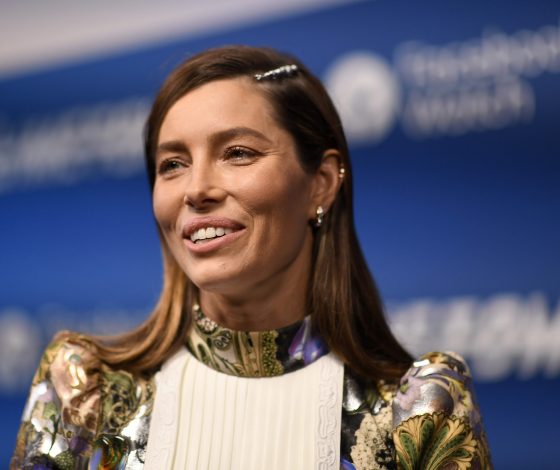 Джессика Бил раскрыла, как похудела за ночь ради платья для Met Gala 2024