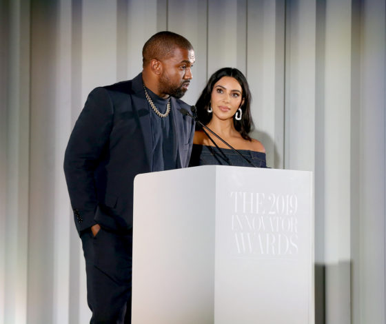 «Пытается быть сильной»: реакция Ким Кардашьян на роман Ирины Шейк и Канье Уэста