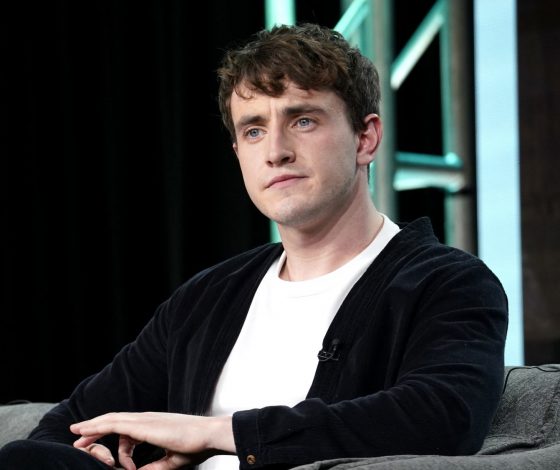 Пола Мескала подозревают в романе с певицей Грейси Абрамс