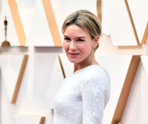 Не скрывают чувств: Рене Зеллвегер засняли с новым парнем