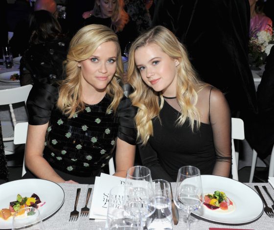 «Первый сказал, что я слишком толстая, а второй обвинил меня в том, что я слишком худая...»: дочь Риз Уизерспун Ава Филипп ответила на хейт